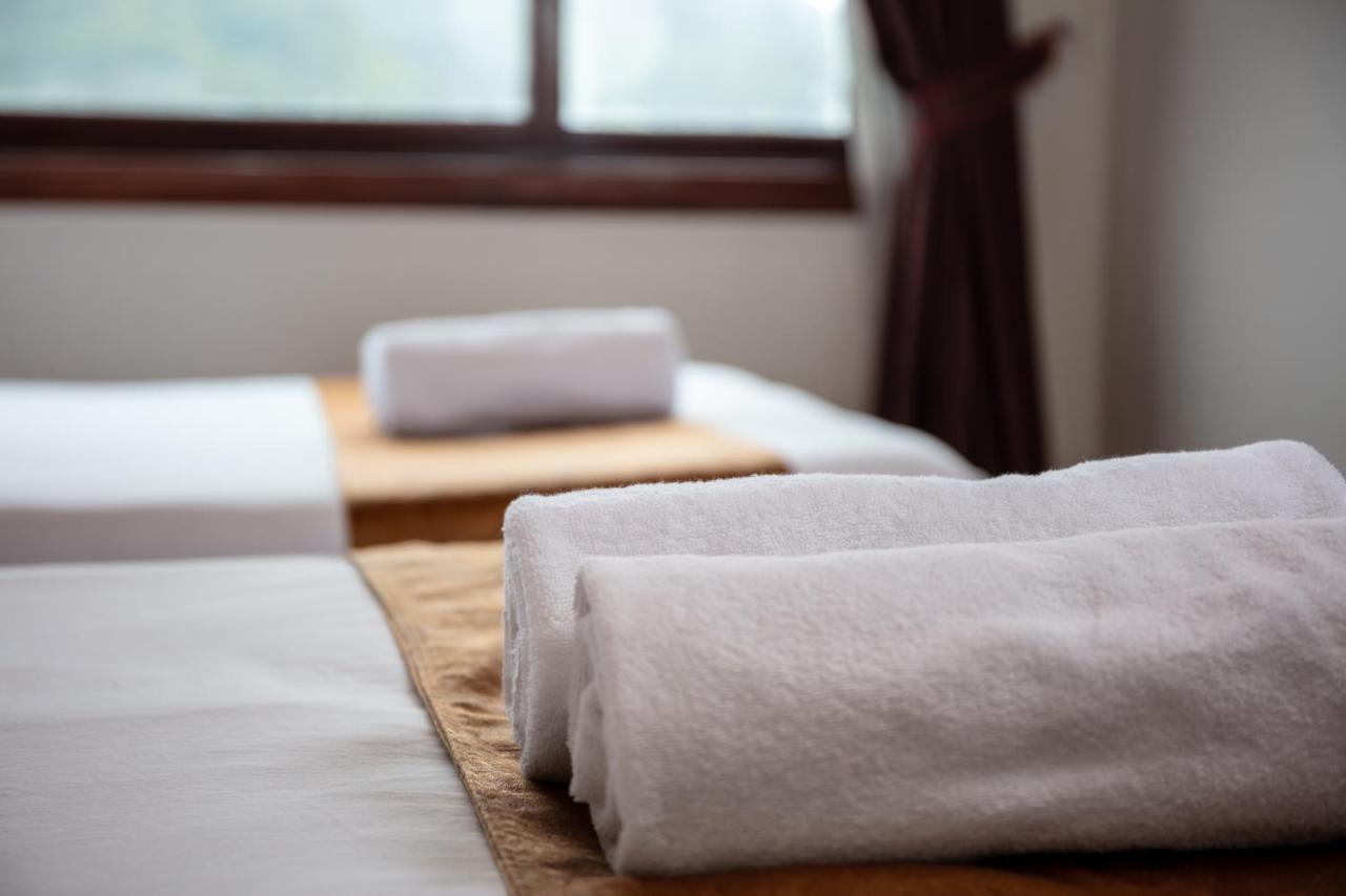 Harmony Boutique Cruises Hotel Ha Long Bagian luar foto
